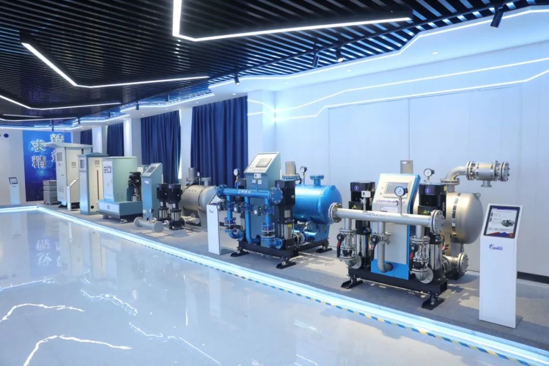 濰坊濱海區(qū)：山東宏科水電創(chuàng)新制造，將“水泵房”升級為“標準化箱體”領(lǐng)跑水資源專用機械設(shè)備